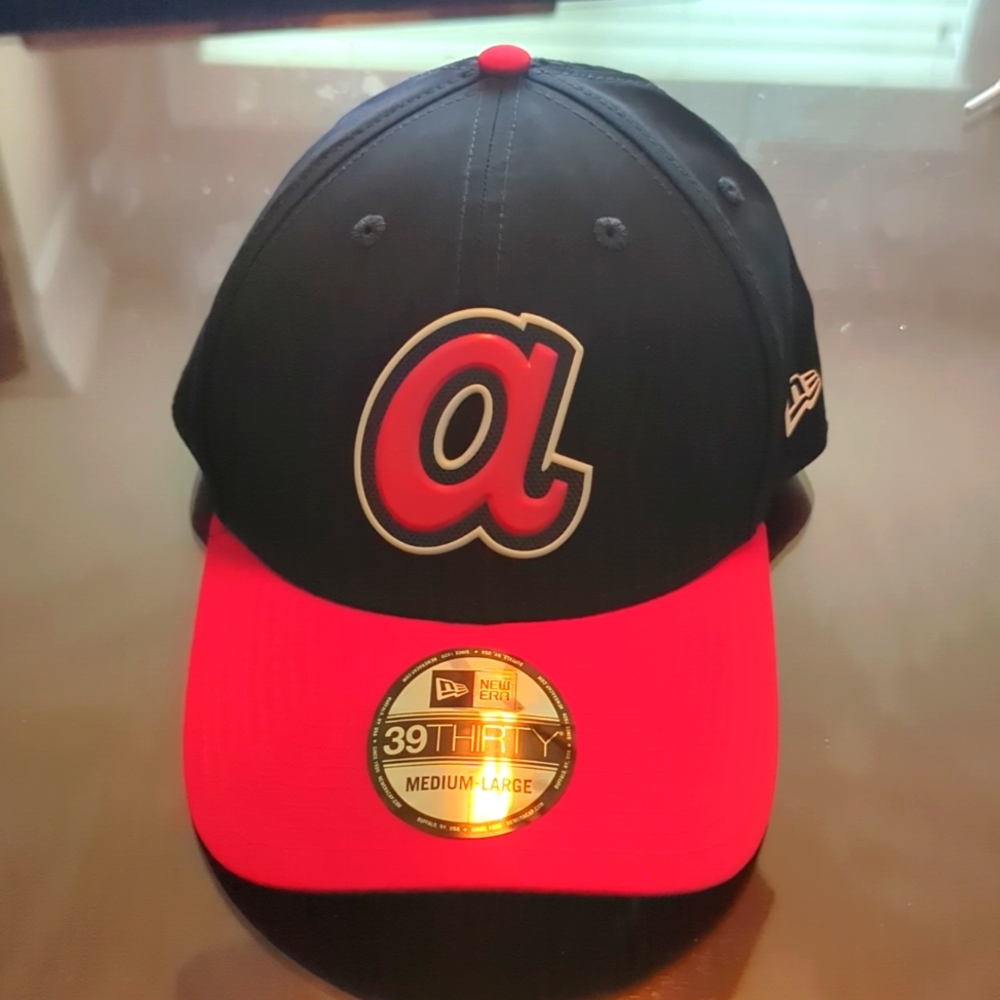 NEW Atlanta Braves New Era fitted hat sz Med-Large